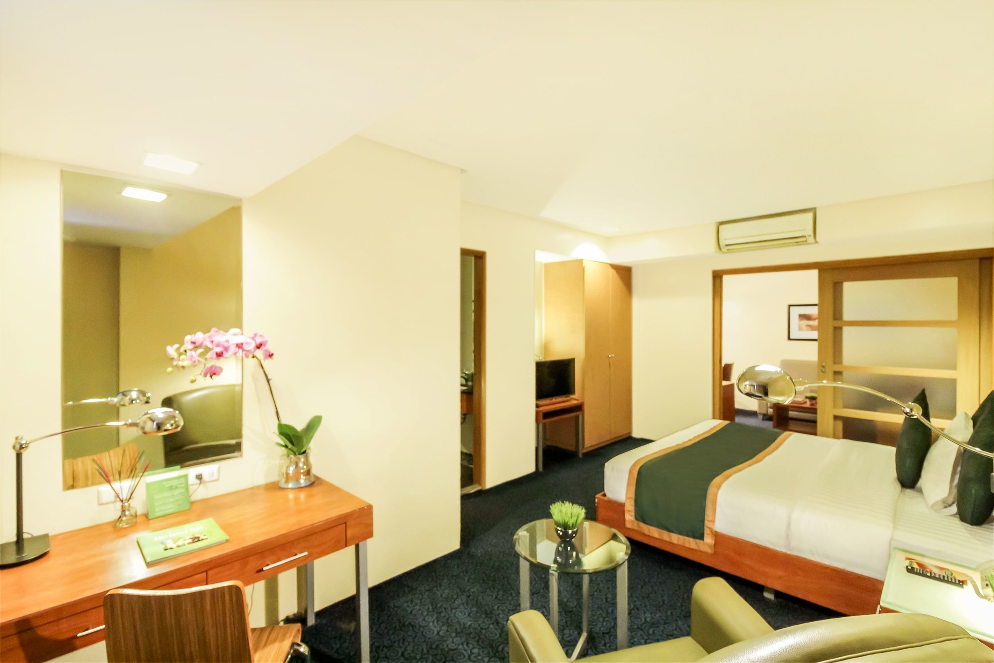 Greenhills Elan Modern