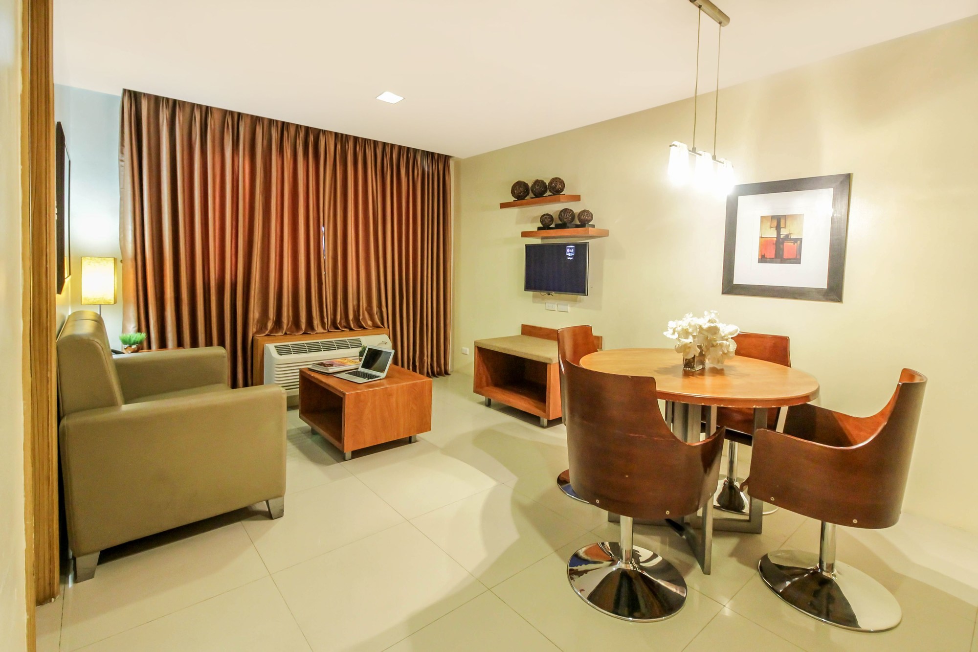 Greenhills Elan Modern
