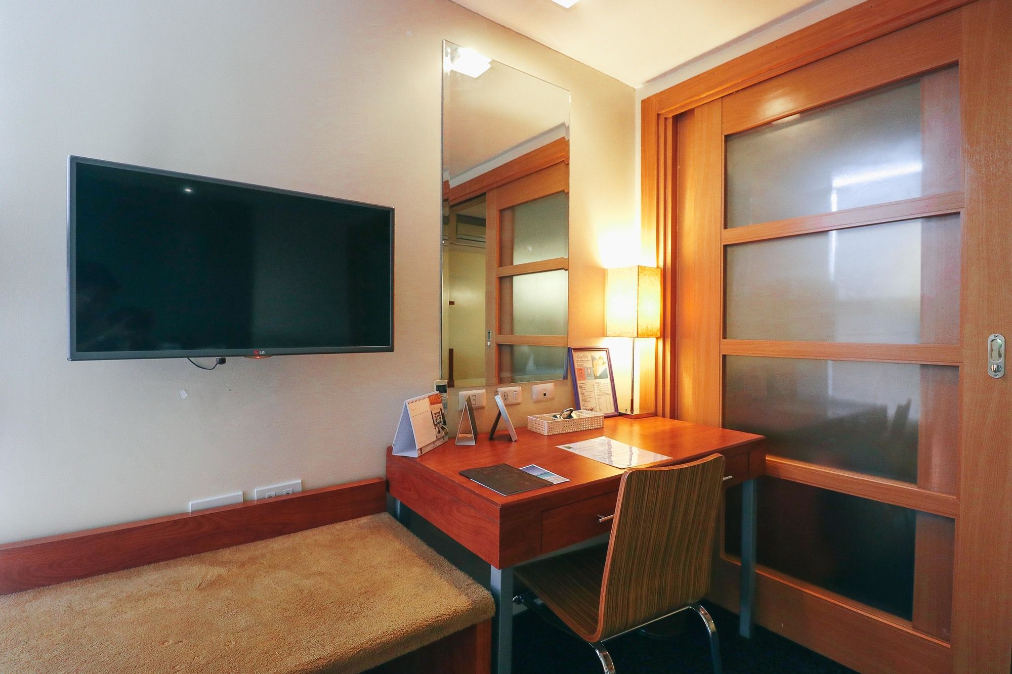 Greenhills Elan Modern