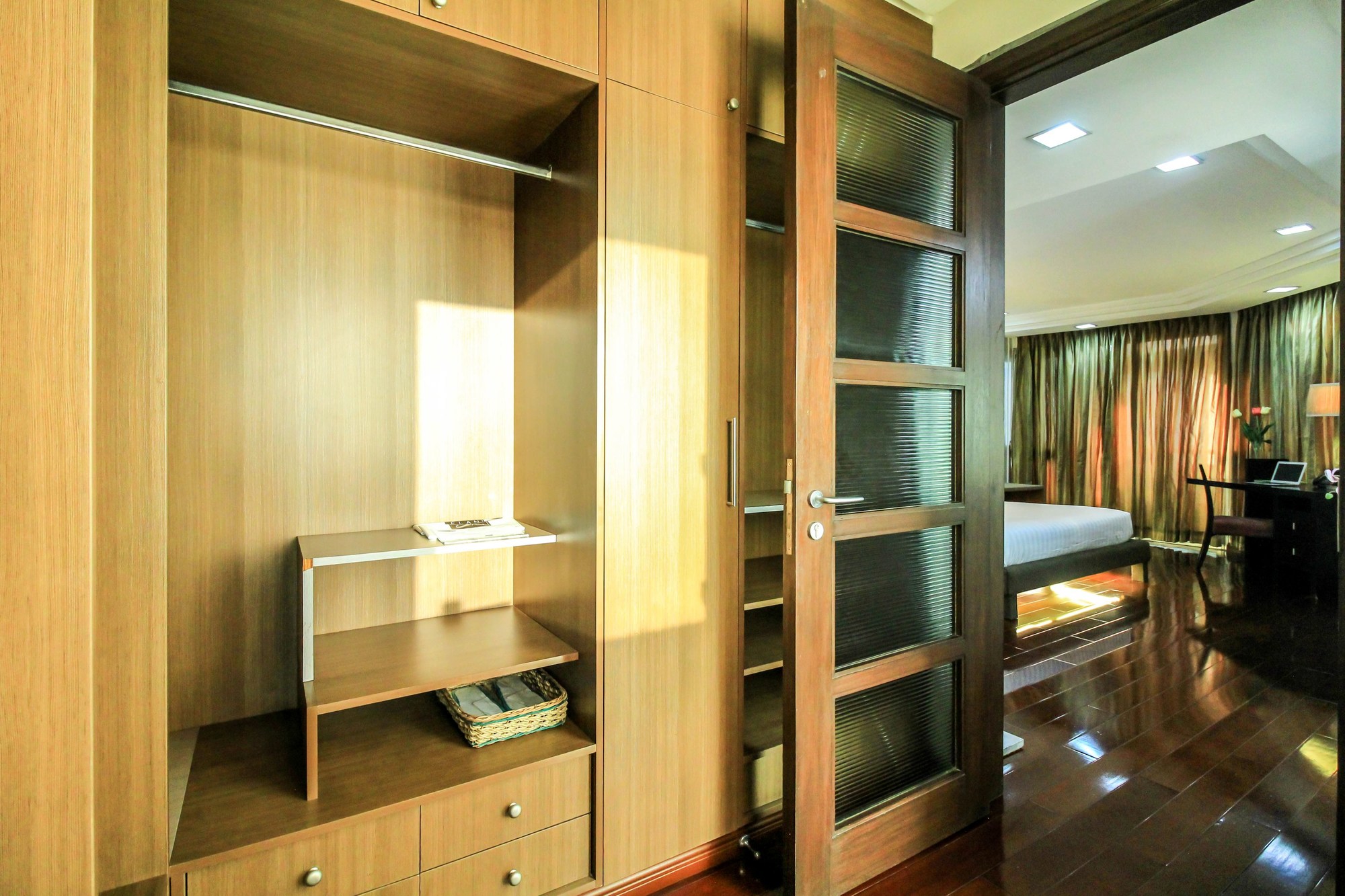 Greenhills Elan Modern