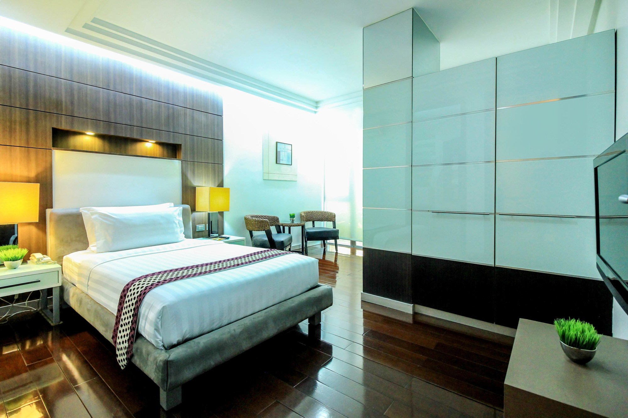 Greenhills Elan Modern