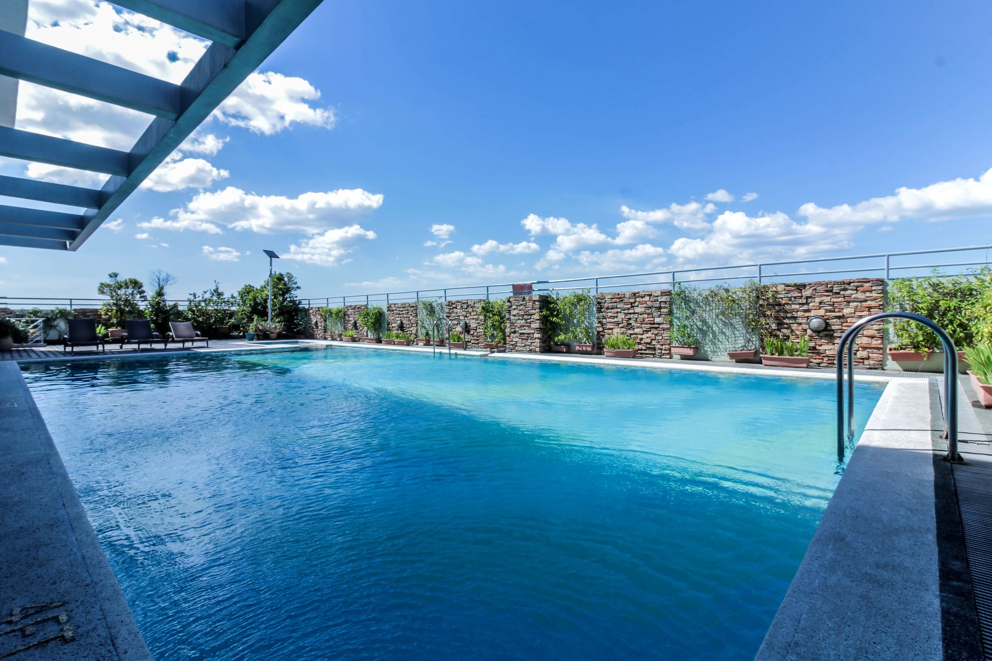 Greenhills Elan Modern