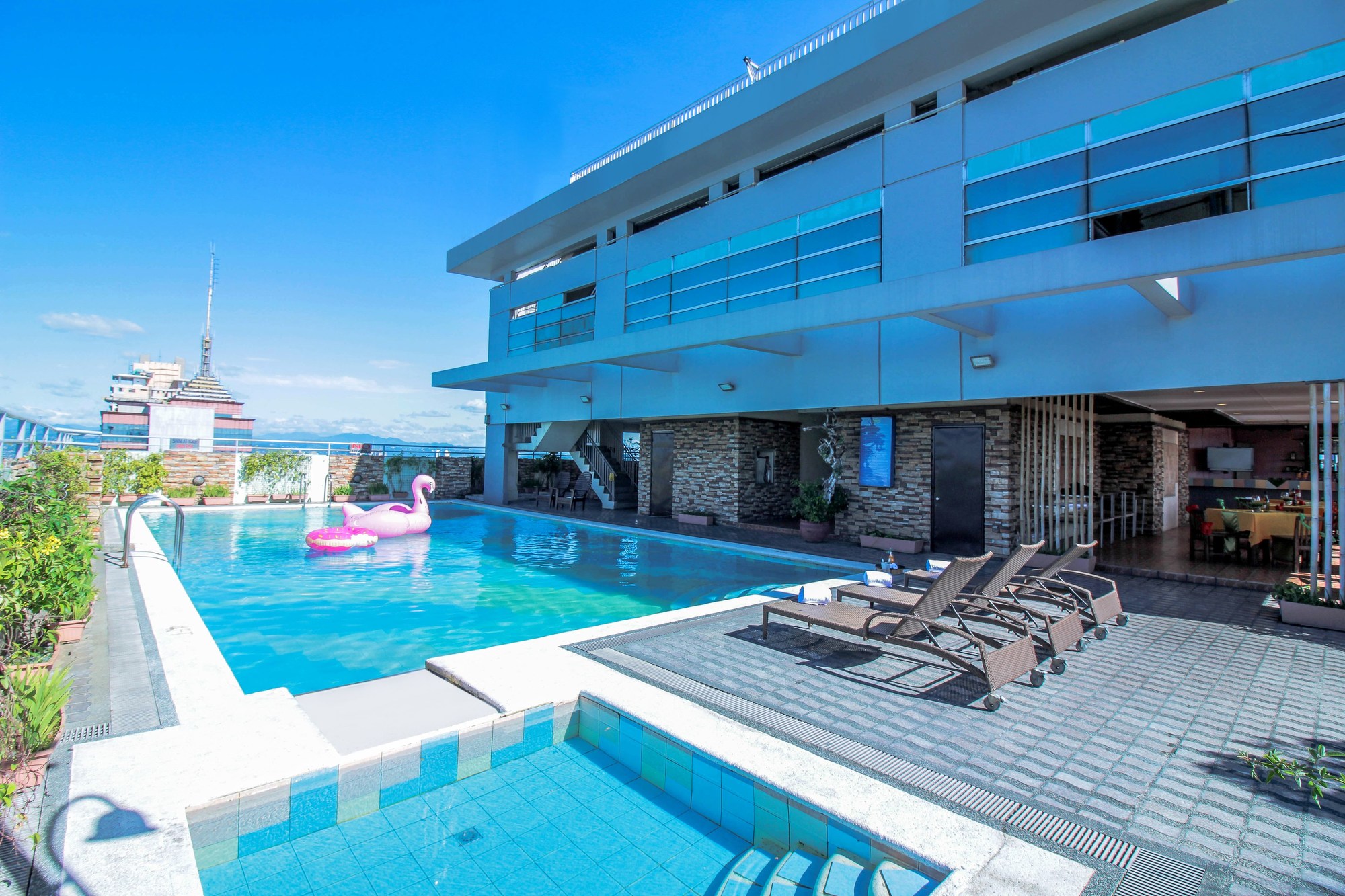 Greenhills Elan Modern