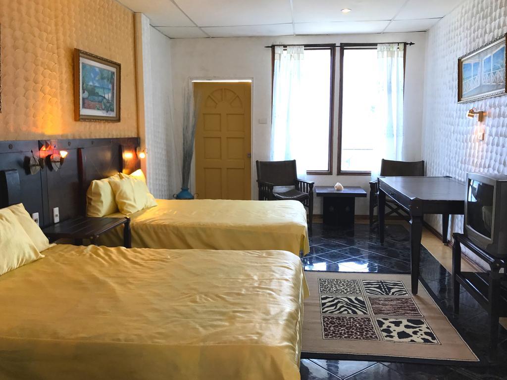 Casa Del Mar Beach Resort