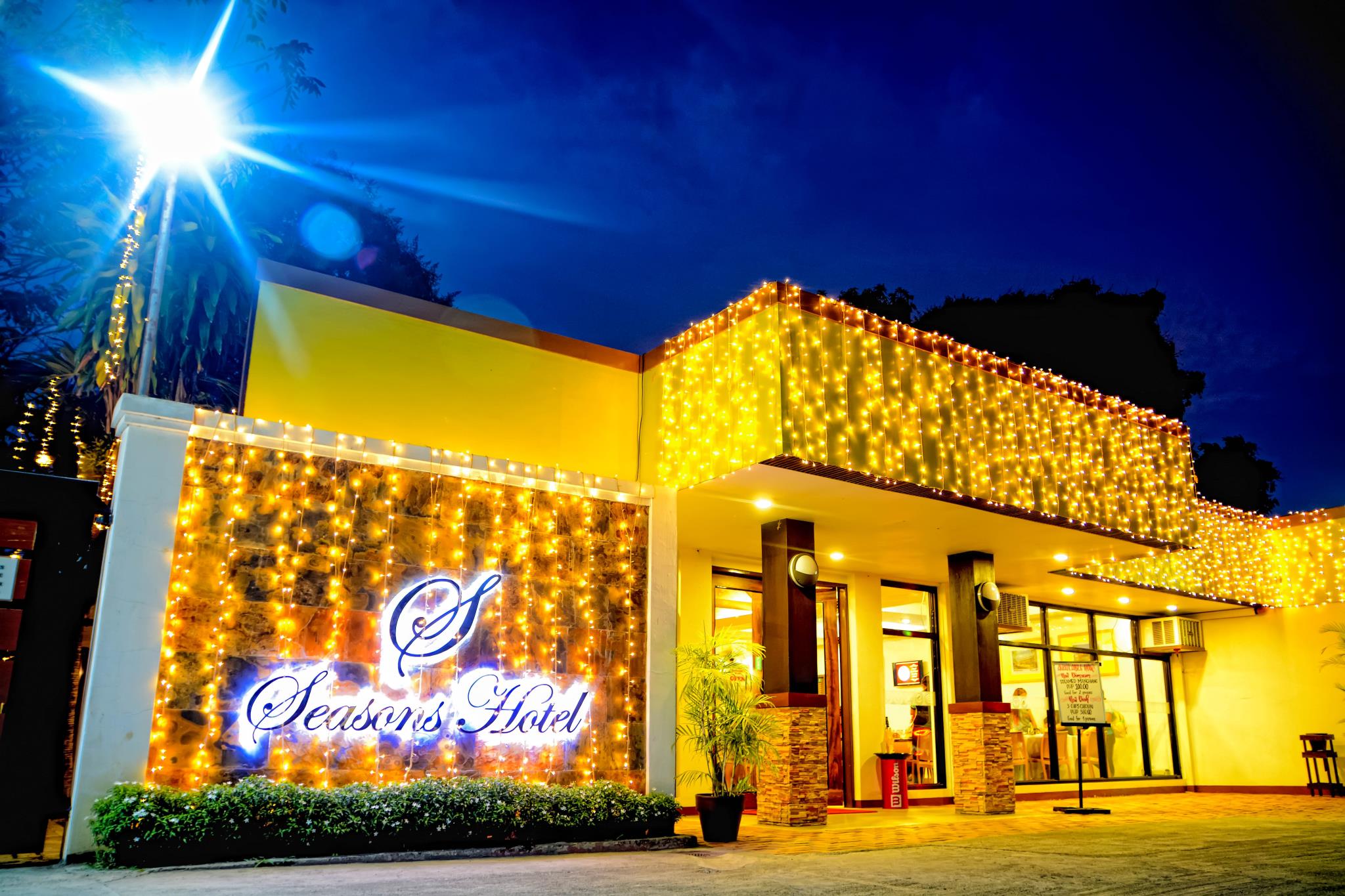 Seasons Hotel & Convention Center