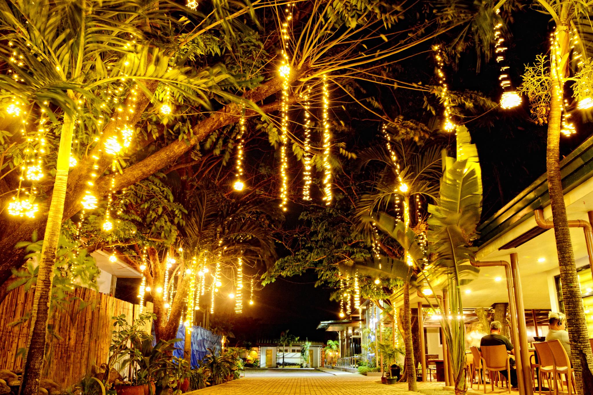 Seasons Hotel & Convention Center