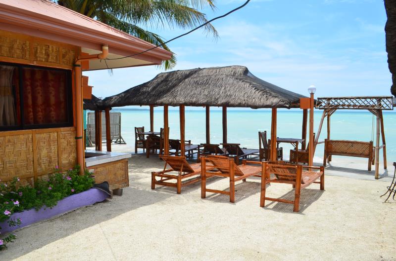 Ritzy's White Beach Resort & Restaurant
