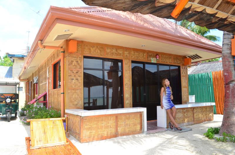 Ritzy's White Beach Resort & Restaurant