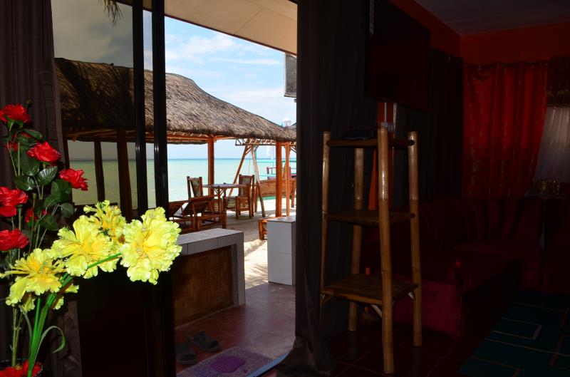 Ritzy's White Beach Resort & Restaurant