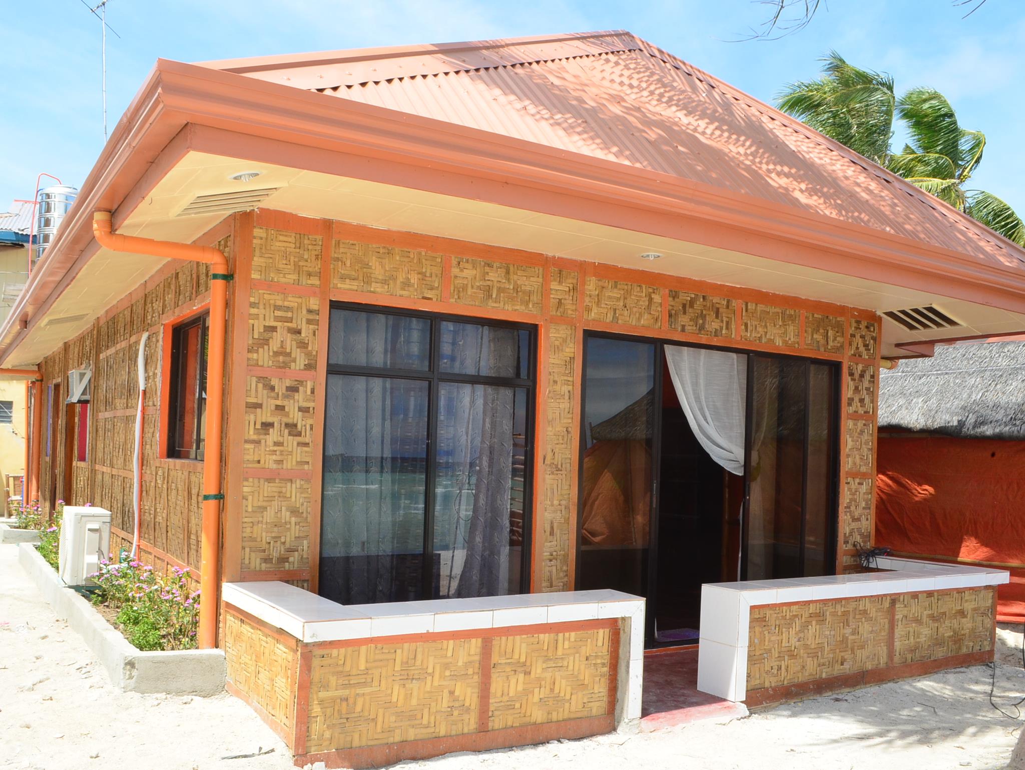 Ritzy's White Beach Resort & Restaurant