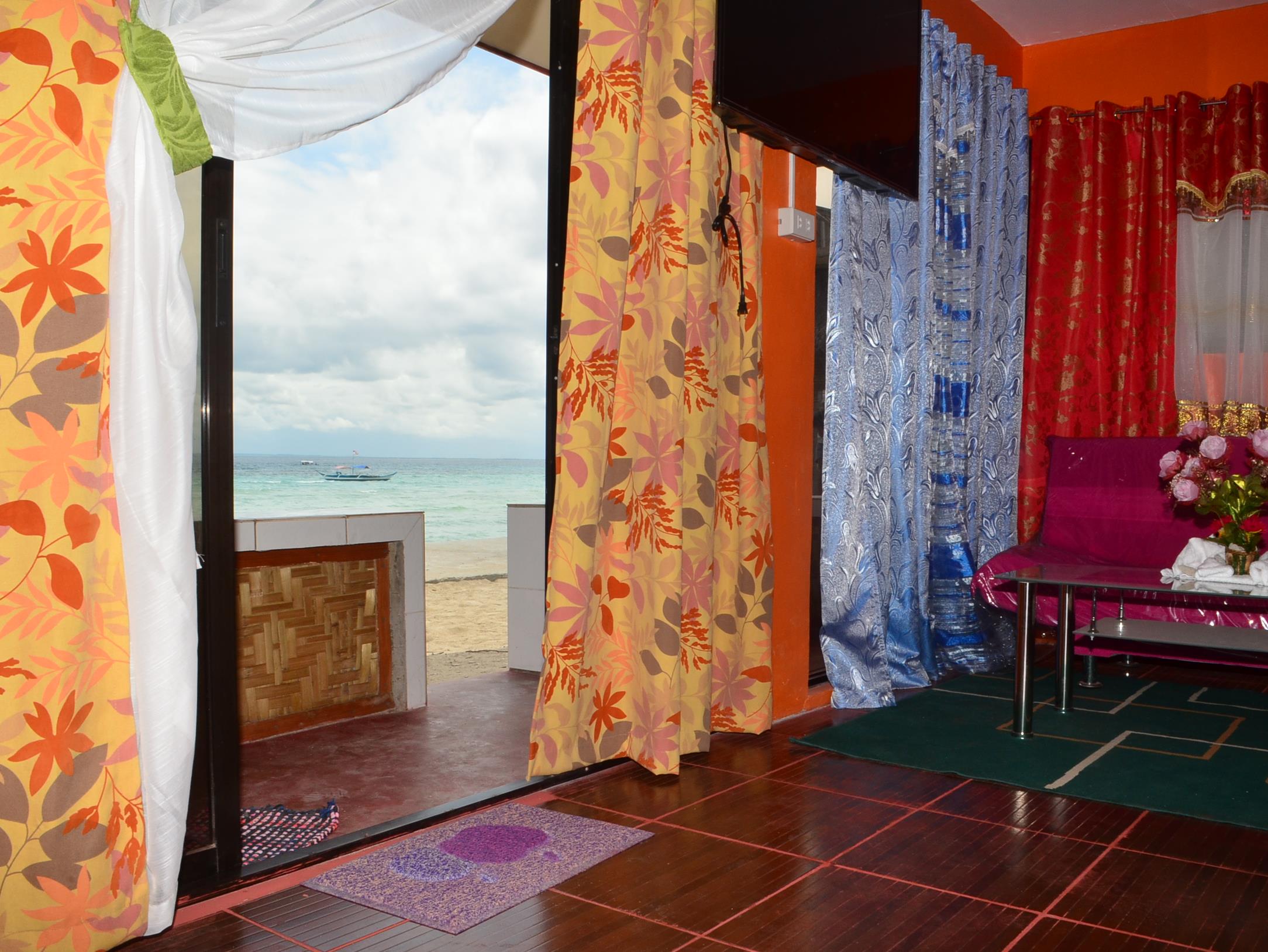 Ritzy's White Beach Resort & Restaurant