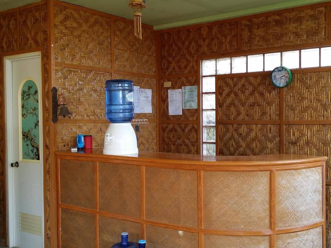 Yooneek Inn