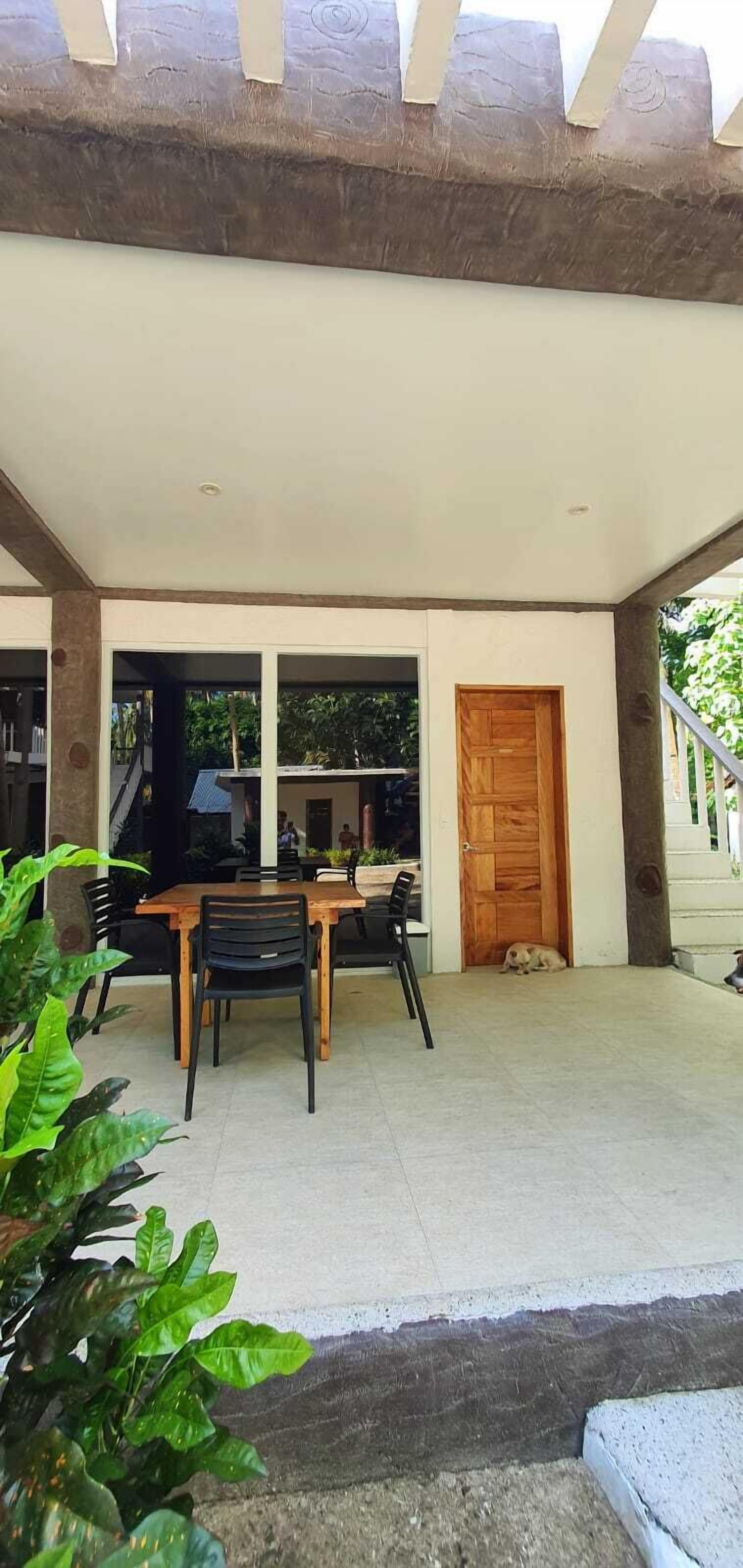 Pili Beach Resort Agmanic