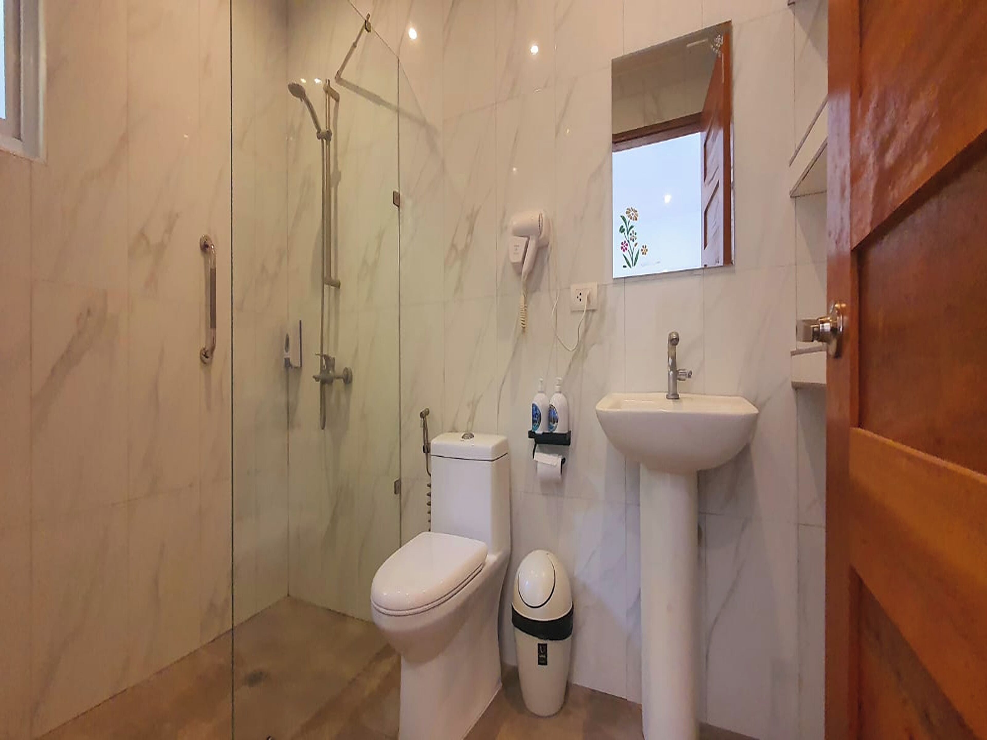 Pili Beach Resort Agmanic