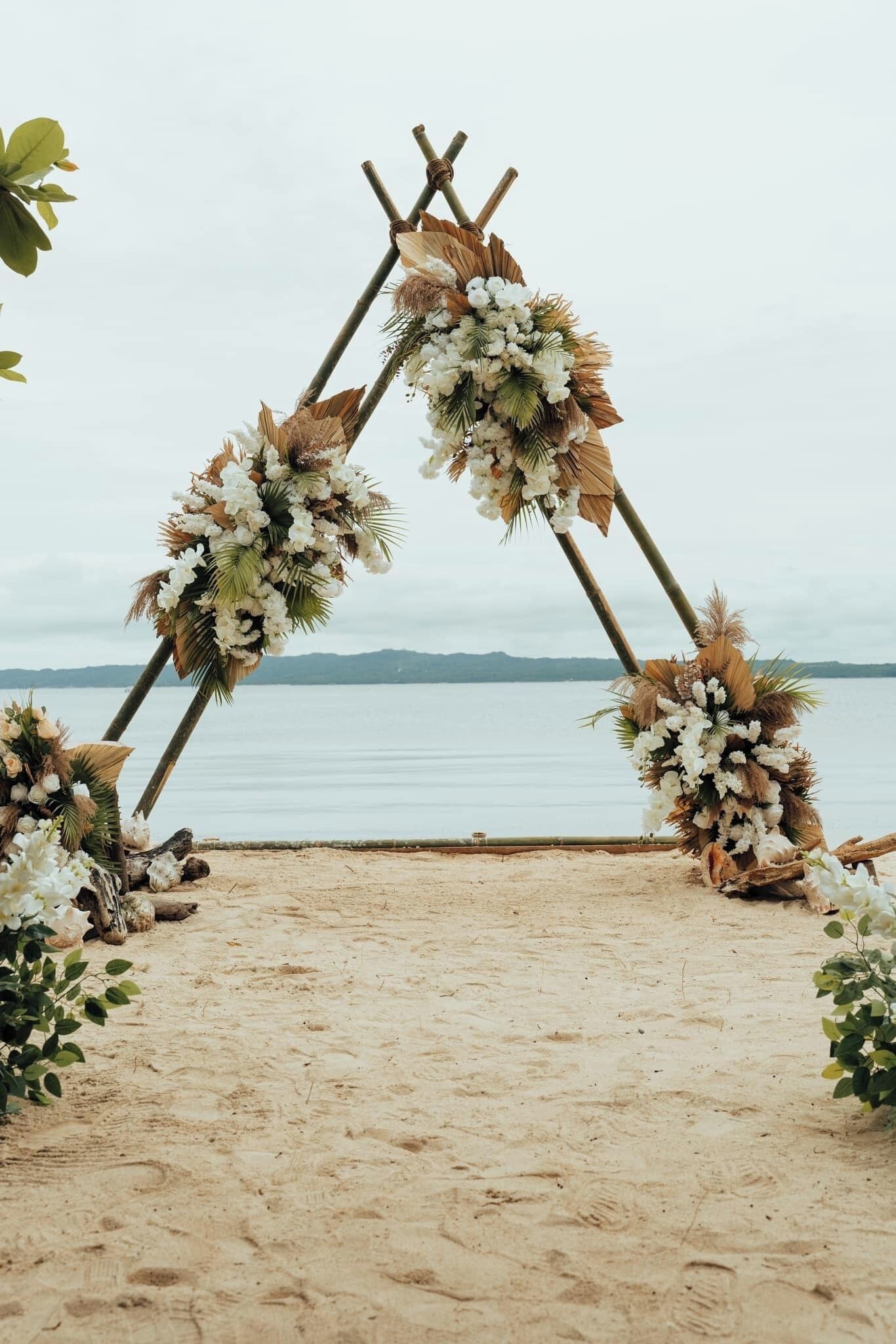 Pili Beach Resort Agmanic