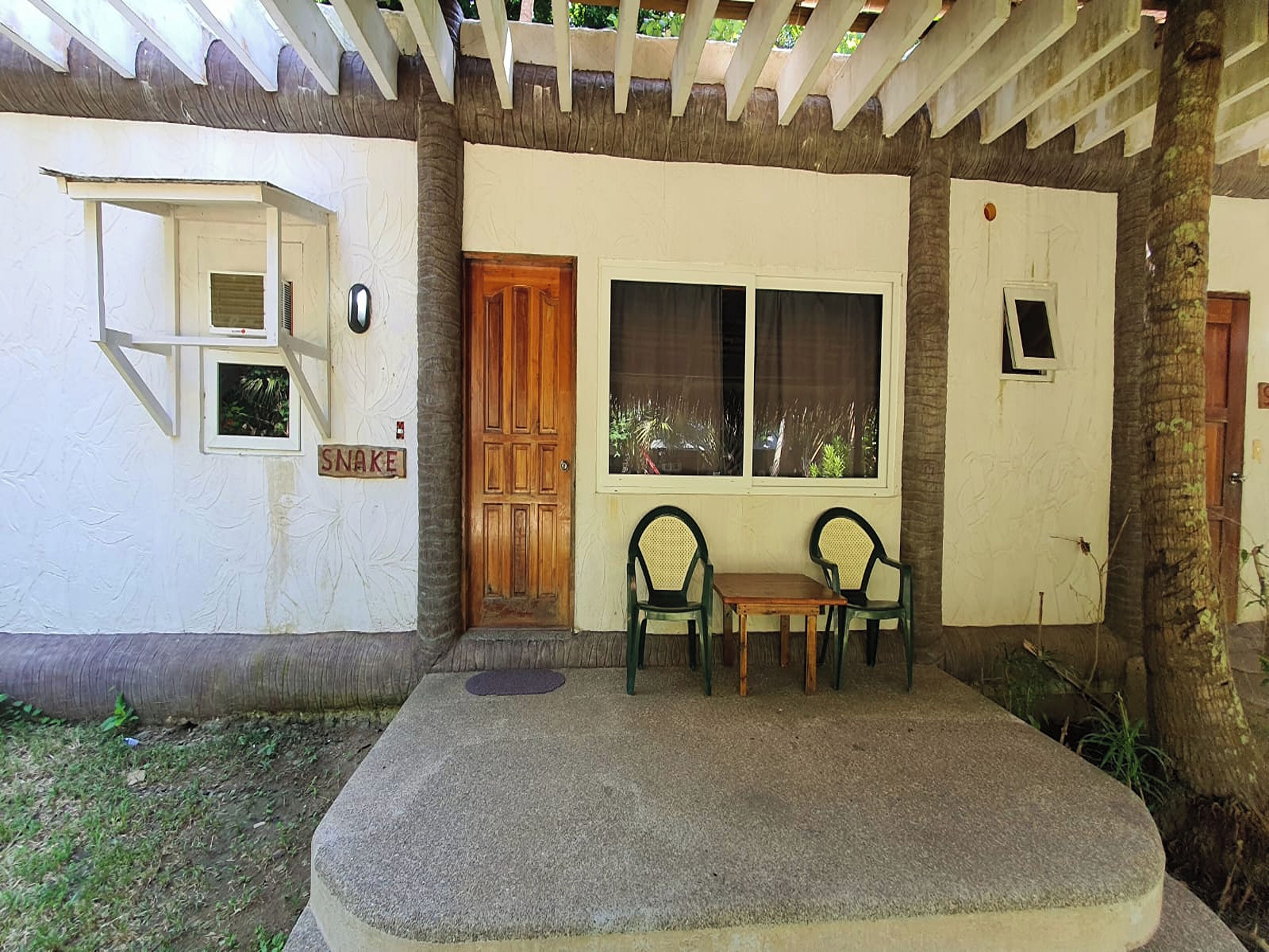 Pili Beach Resort Agmanic