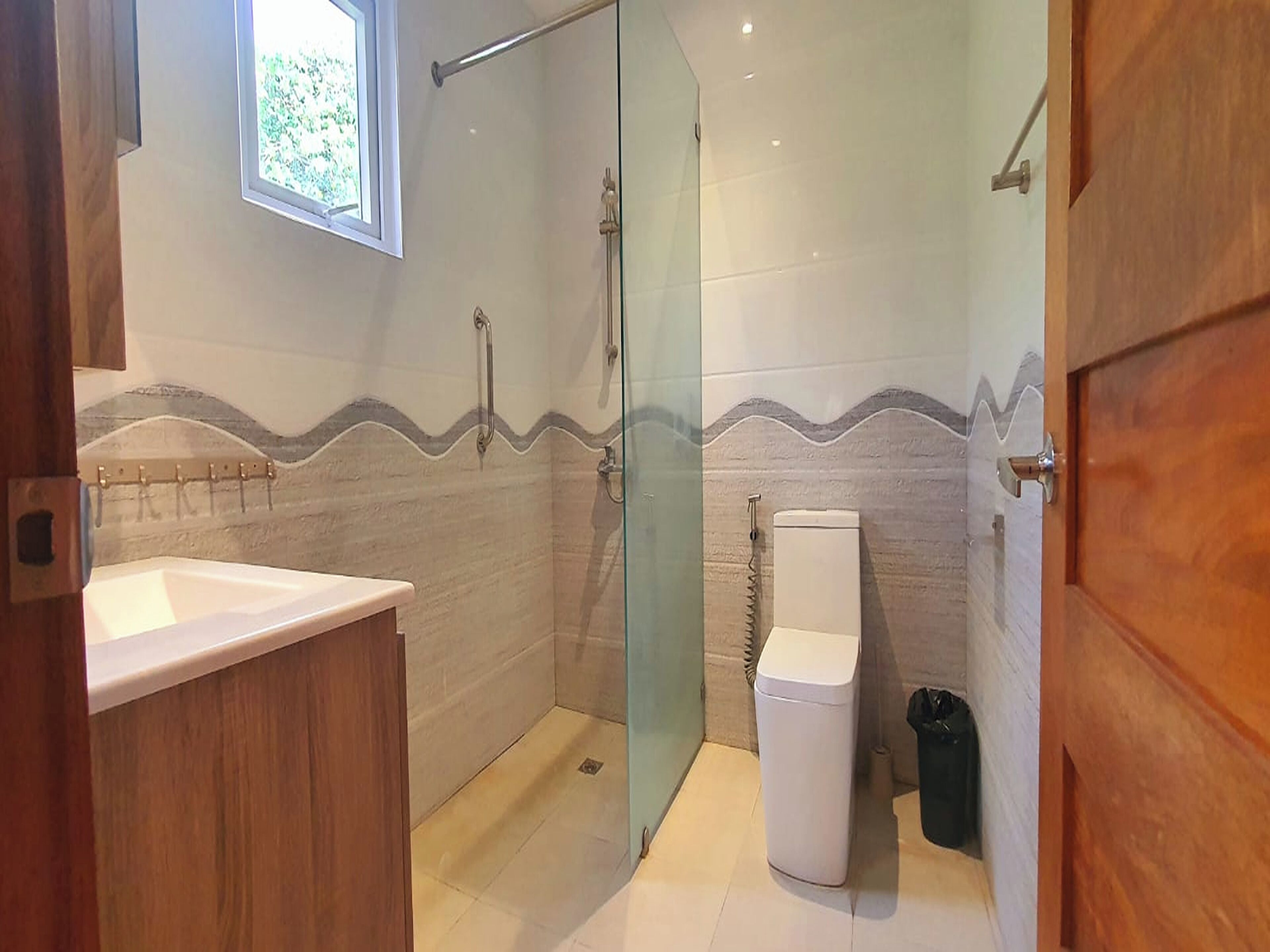 Pili Beach Resort Agmanic