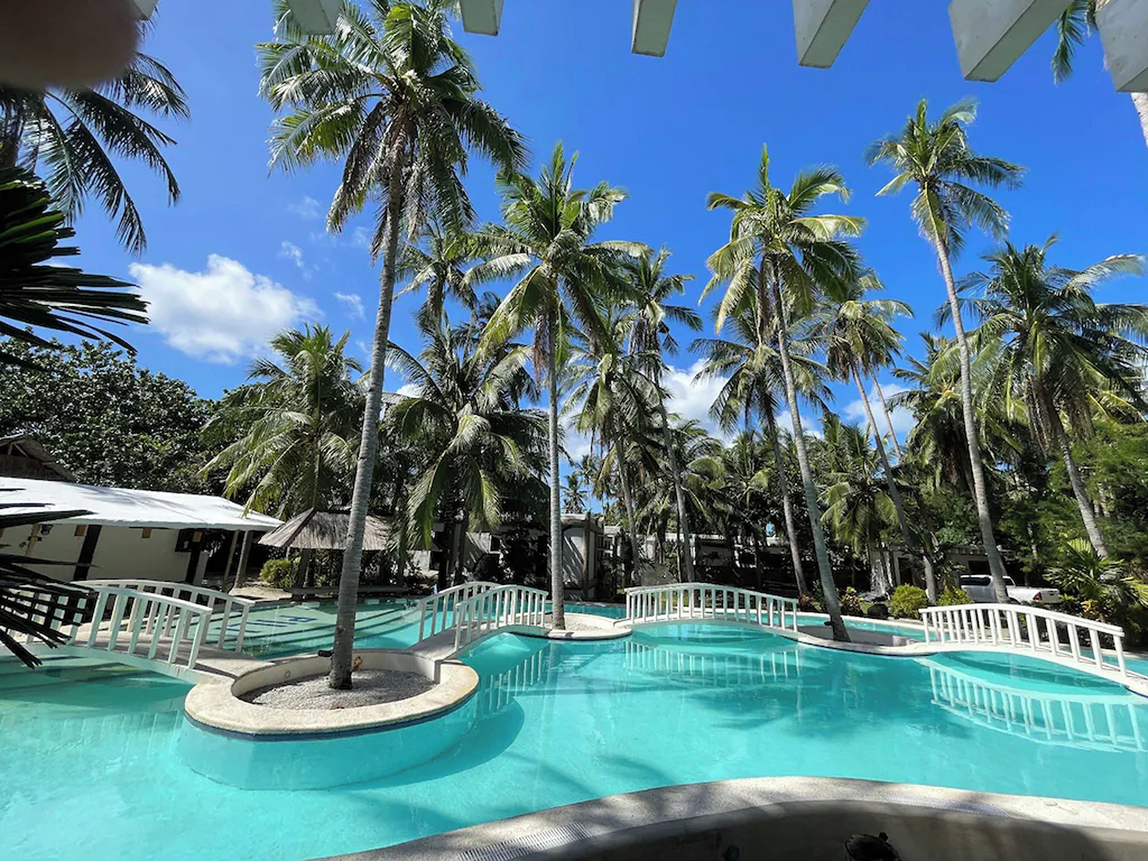 Pili Beach Resort Agmanic