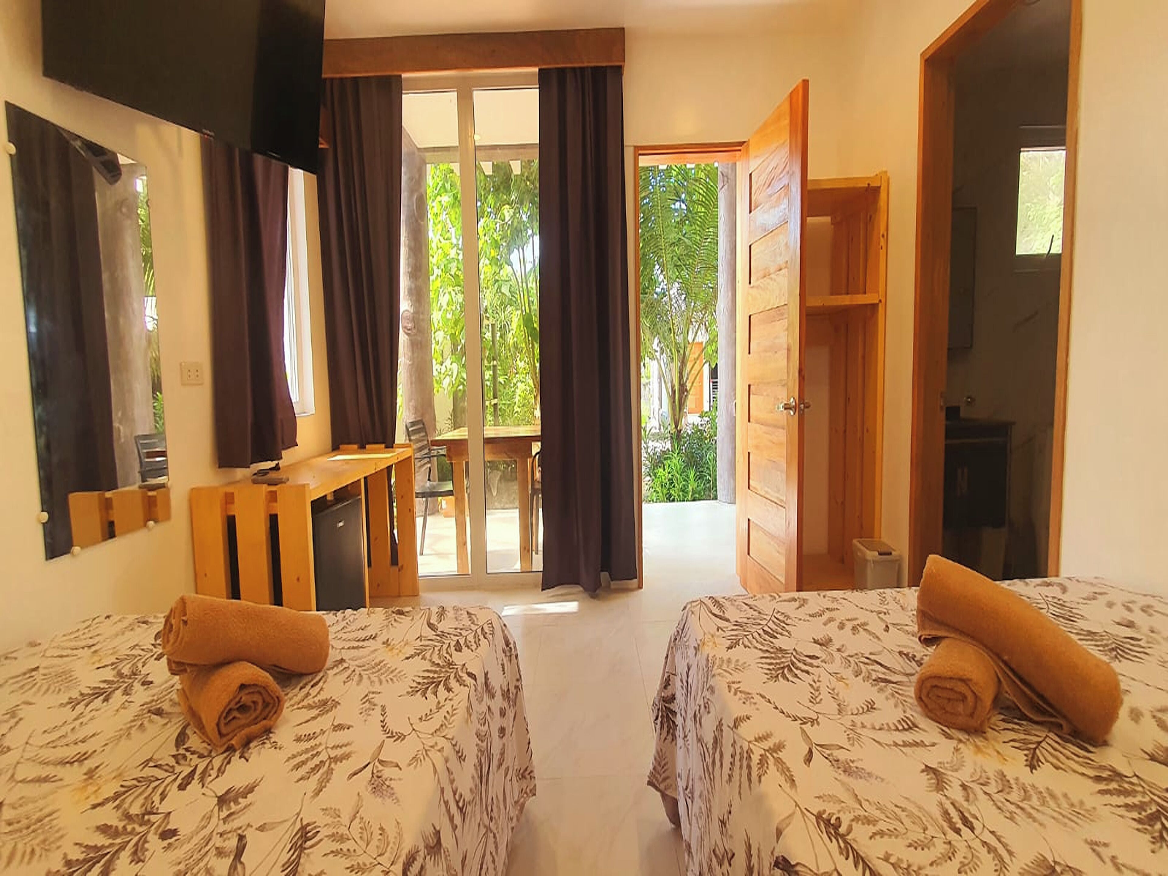 Pili Beach Resort Agmanic