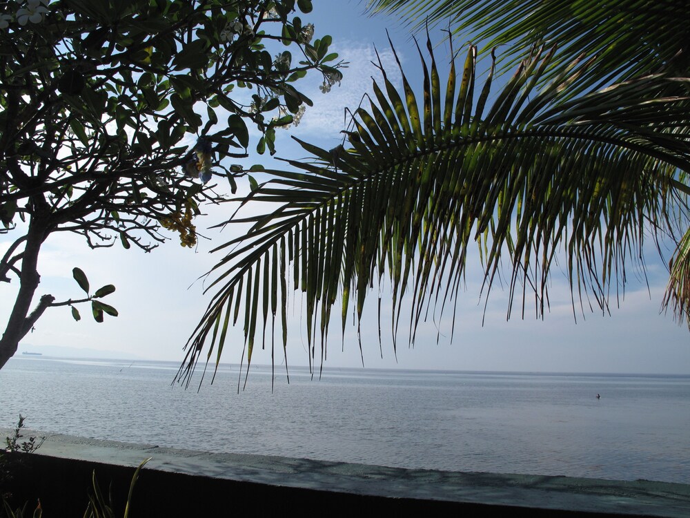 Bamboo Paradise Beach Resort