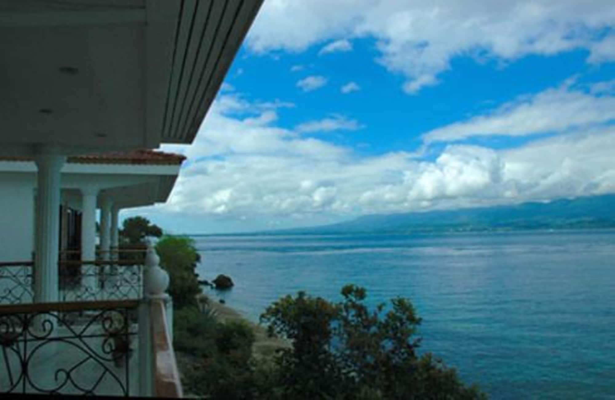 Eden Resort