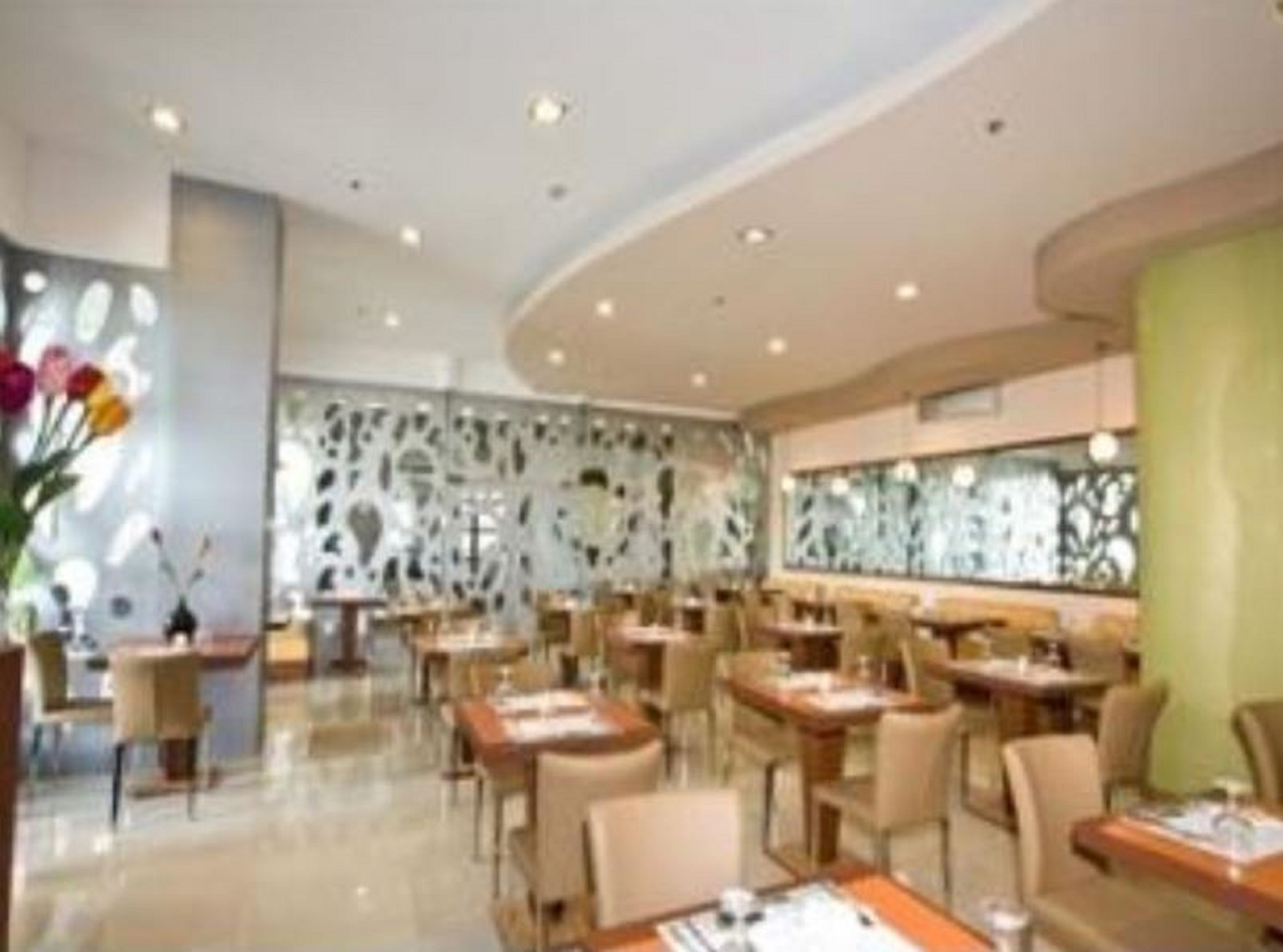 Paseo Premiere Hotel