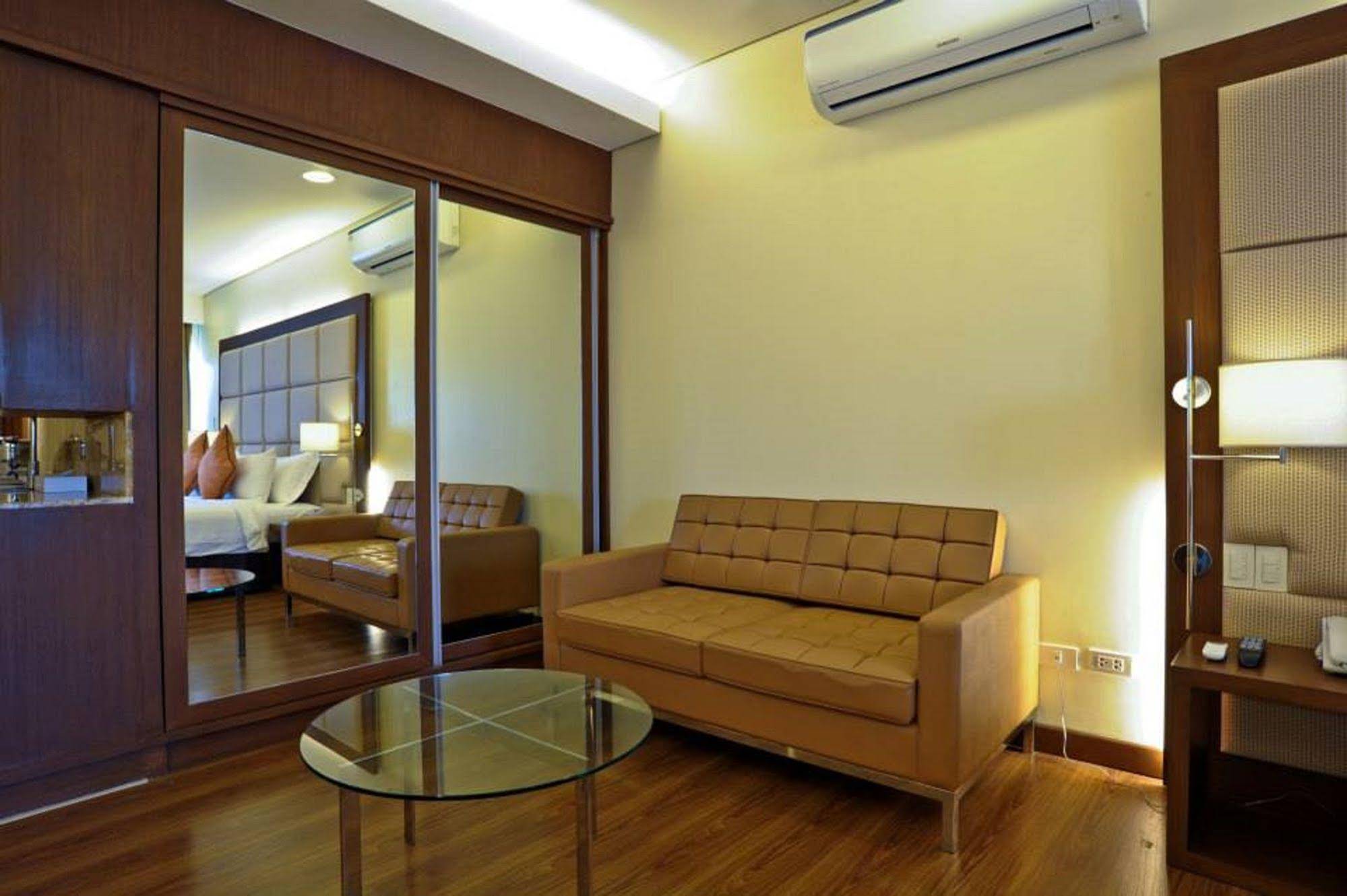 Santomas Suites