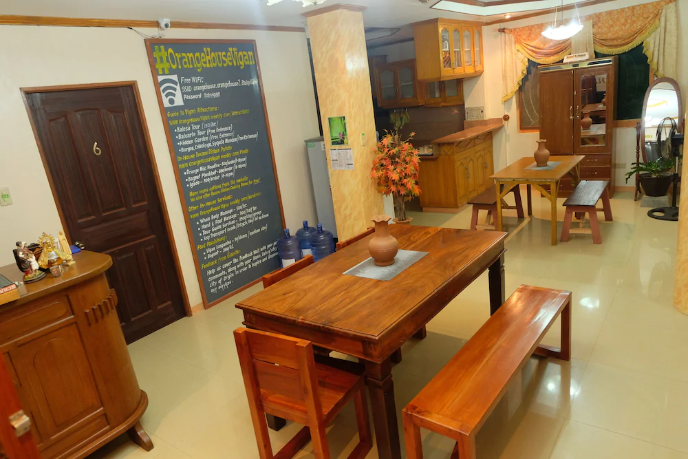 The Orange House - Vigan Villa