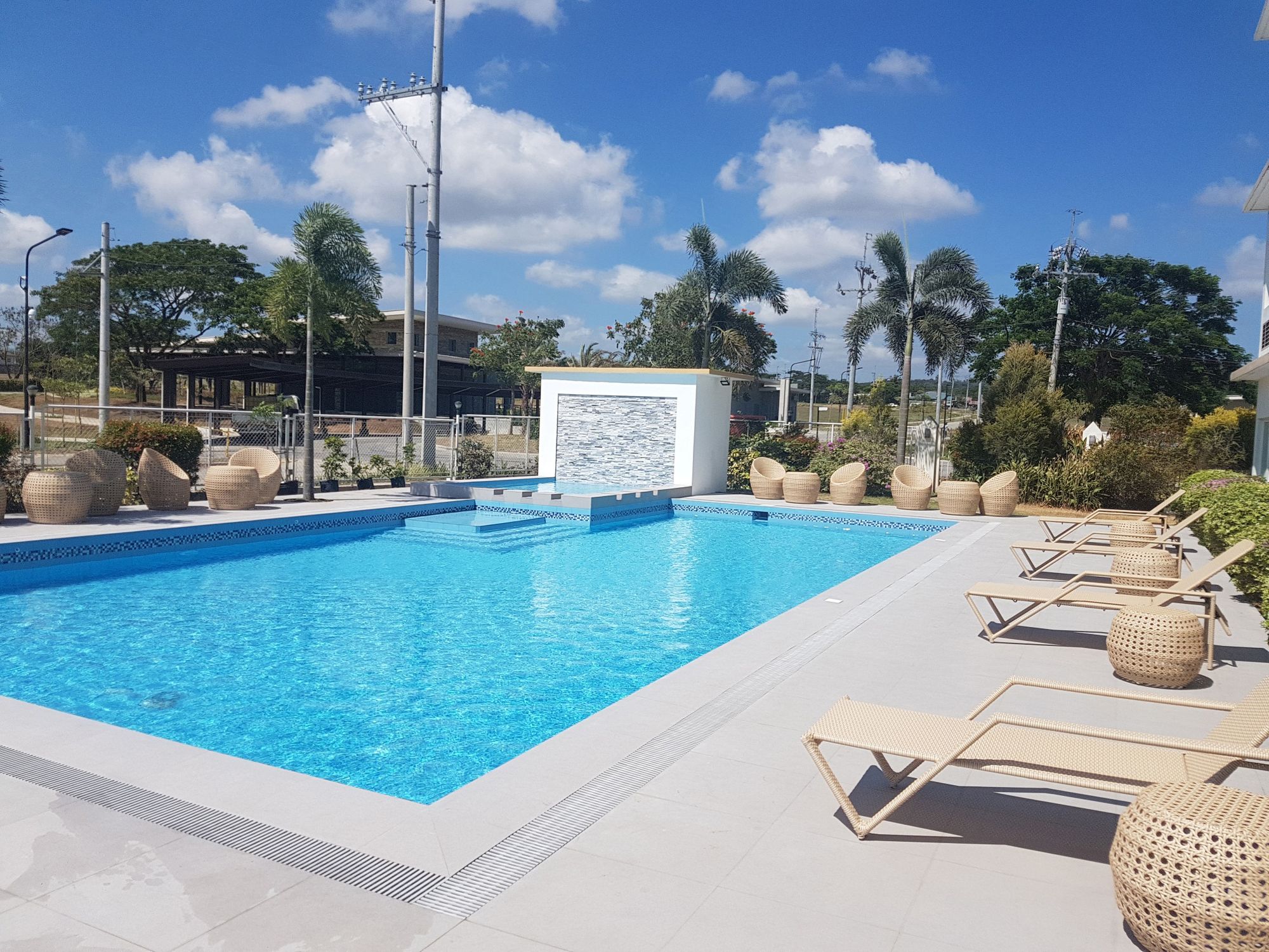 Microtel by Wyndham South Forbes