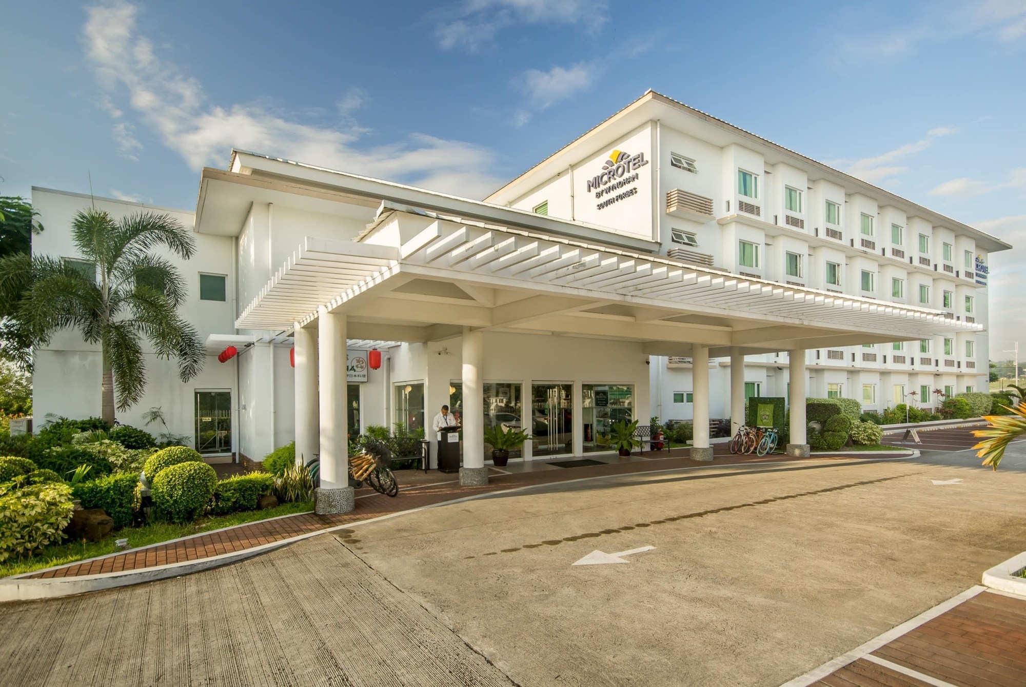 Microtel by Wyndham South Forbes