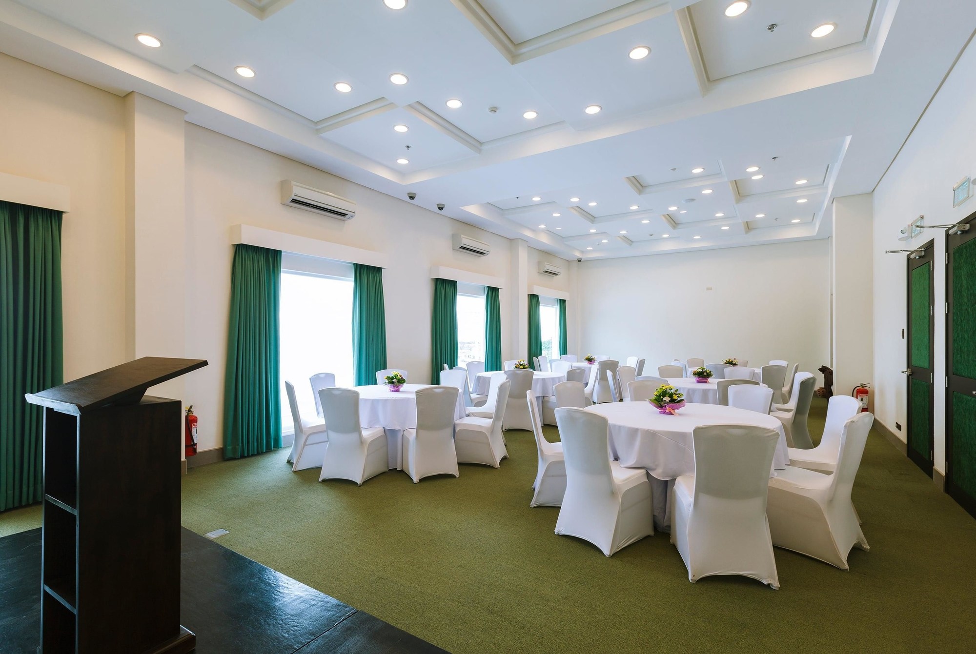 Microtel by Wyndham South Forbes