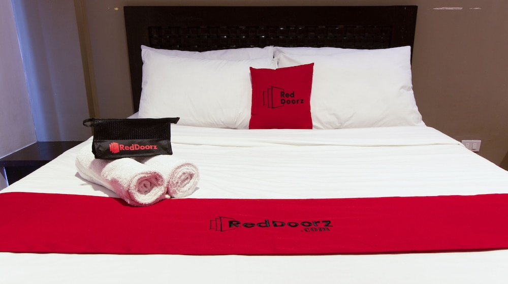 The Charm Bed and Breakfast by RedDoorz