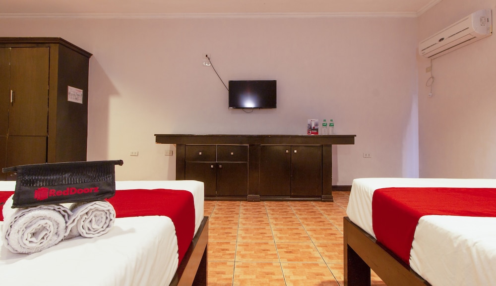 The Charm Bed and Breakfast by RedDoorz