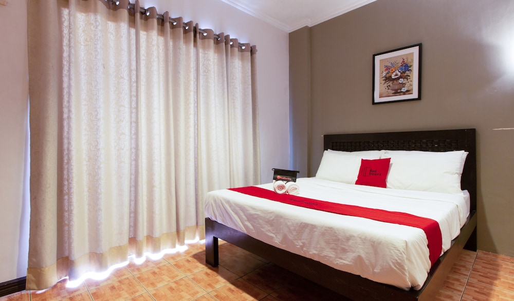 The Charm Bed and Breakfast by RedDoorz