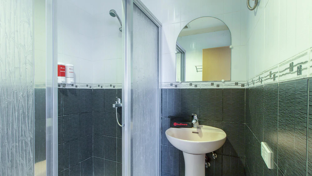 The Charm Bed and Breakfast by RedDoorz