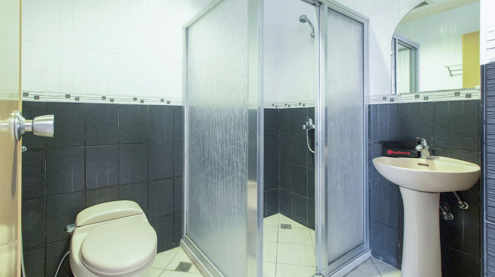 The Charm Bed and Breakfast by RedDoorz