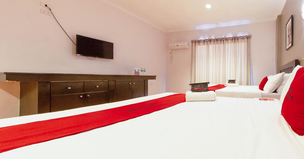 The Charm Bed and Breakfast by RedDoorz