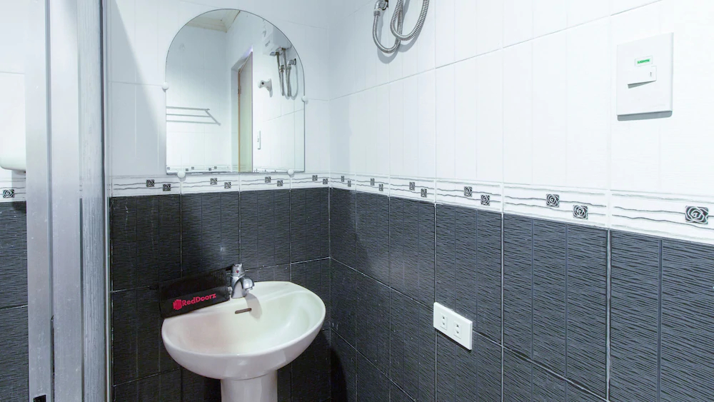 The Charm Bed and Breakfast by RedDoorz