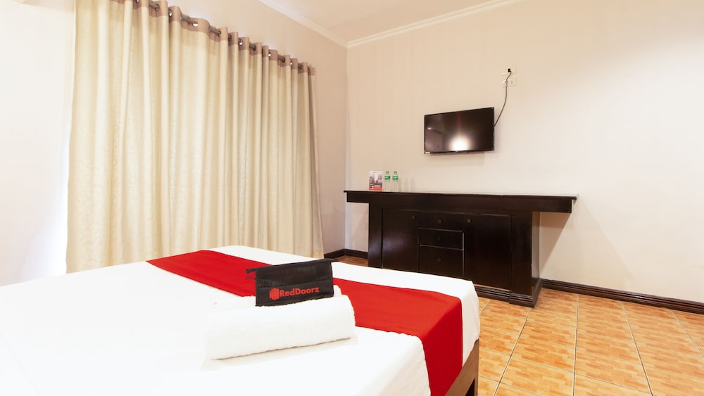 The Charm Bed and Breakfast by RedDoorz