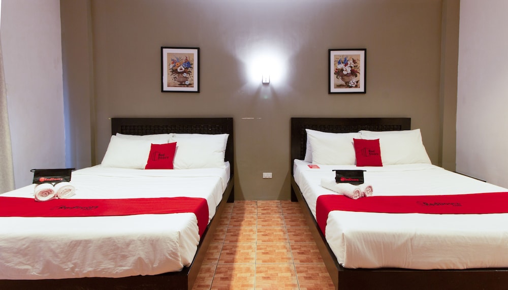 The Charm Bed and Breakfast by RedDoorz