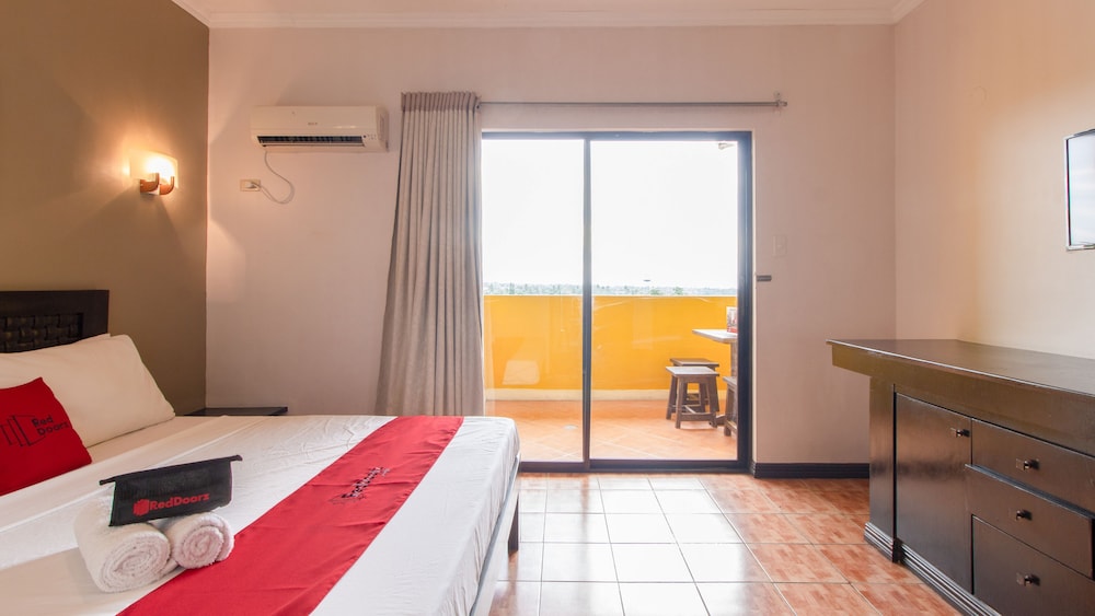 The Charm Bed and Breakfast by RedDoorz