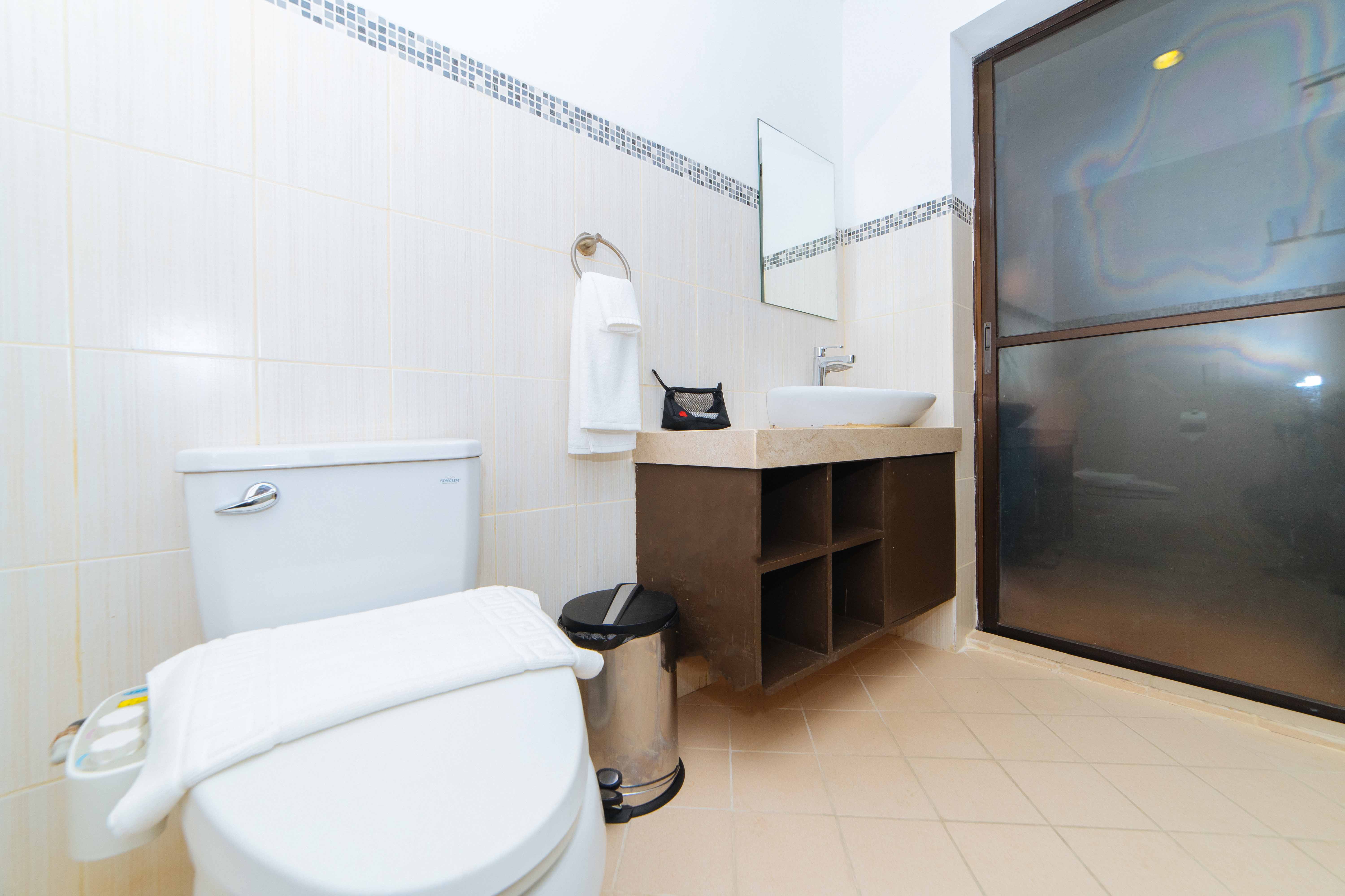 WhiteWoods Convention & Leisure Hotel by RedDoorz Premium