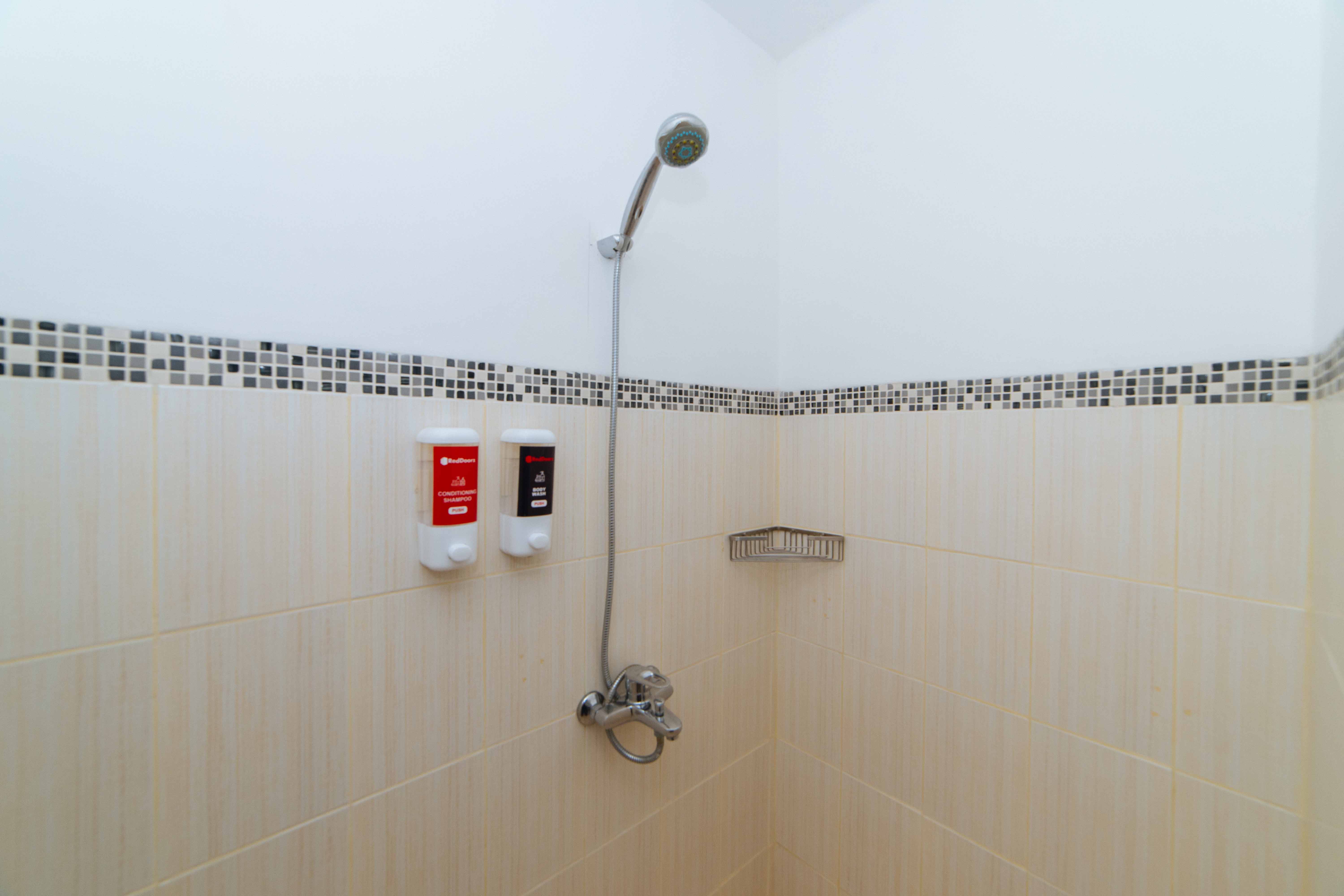 WhiteWoods Convention & Leisure Hotel by RedDoorz Premium