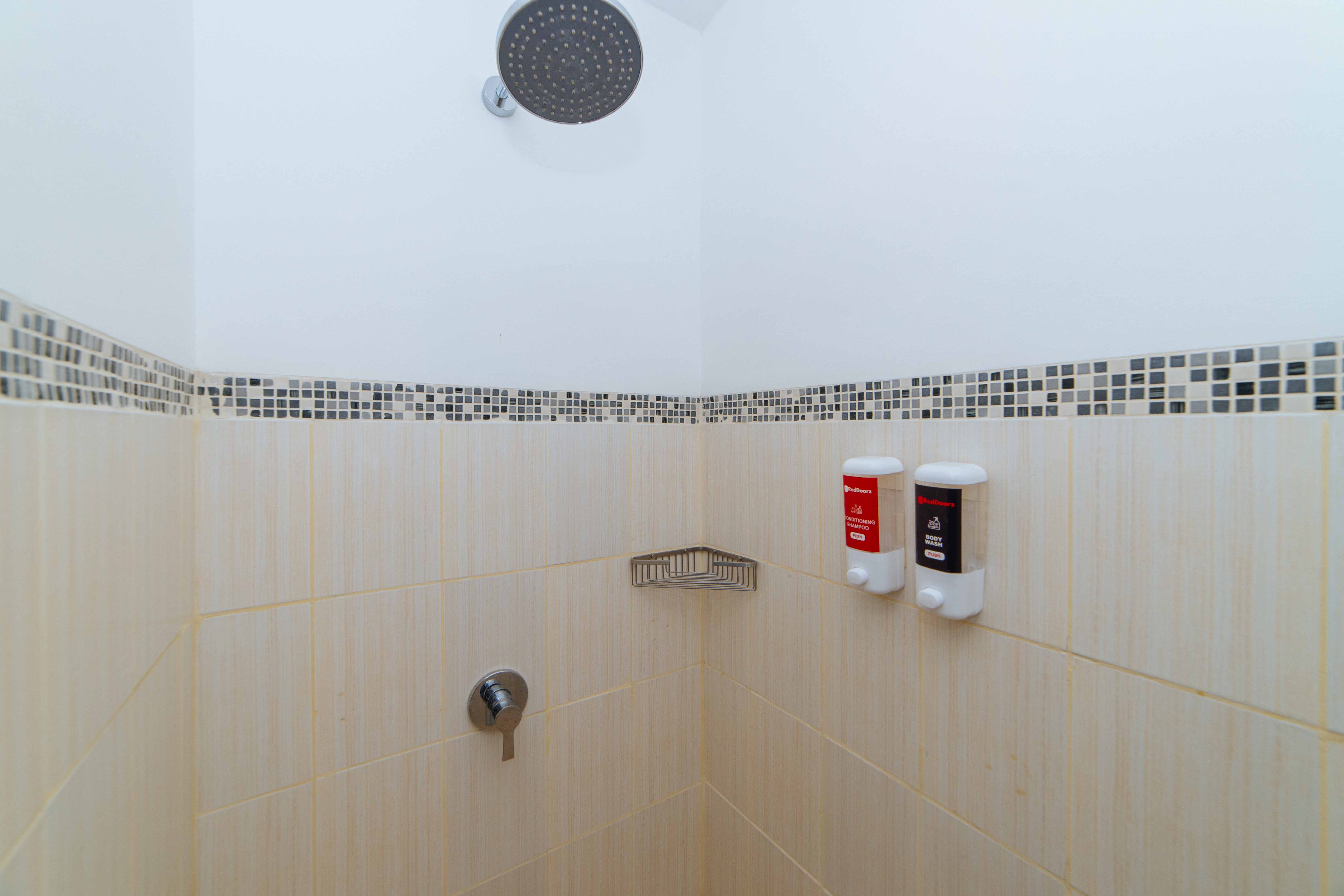 WhiteWoods Convention & Leisure Hotel by RedDoorz Premium