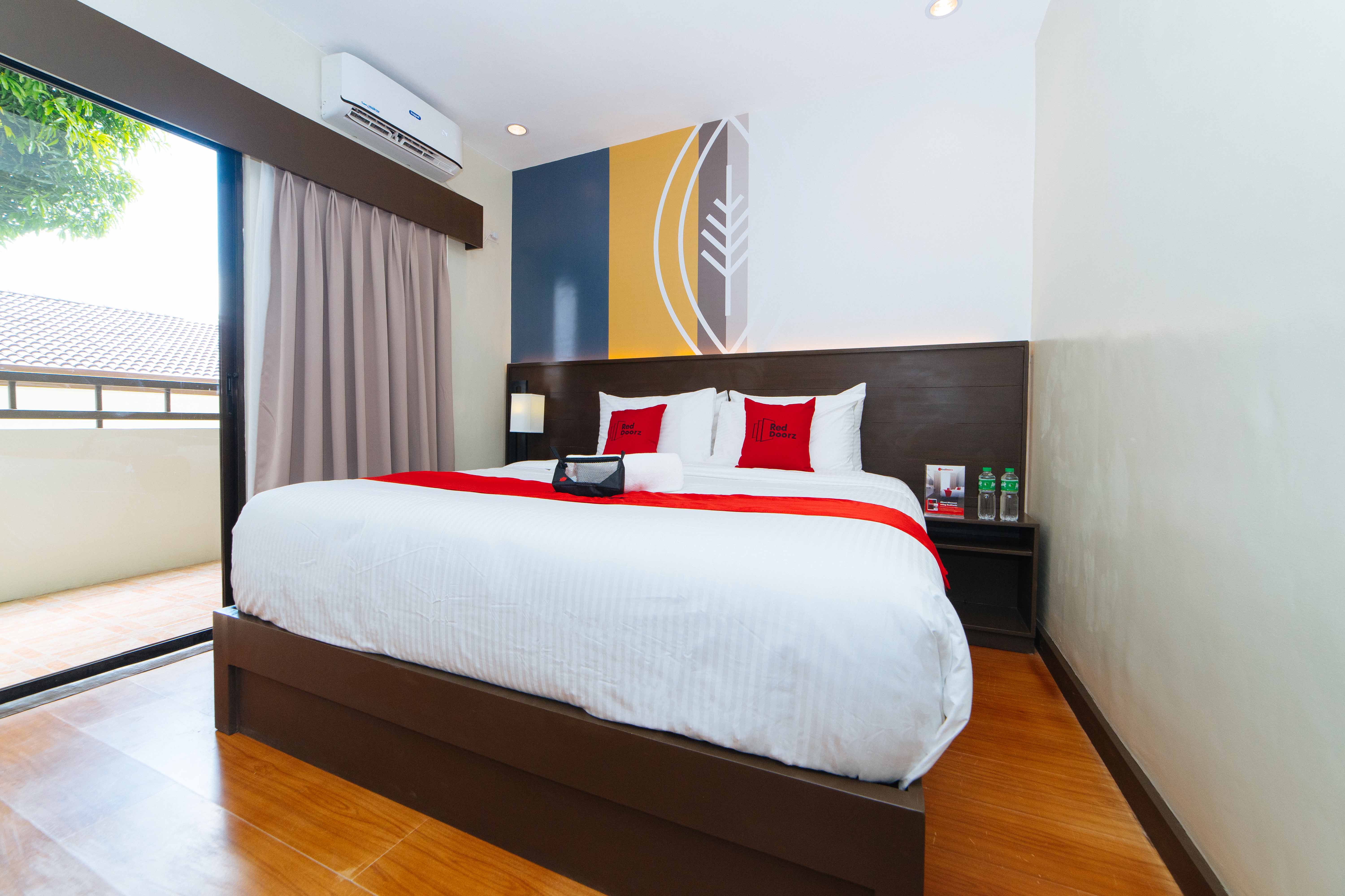 WhiteWoods Convention & Leisure Hotel by RedDoorz Premium