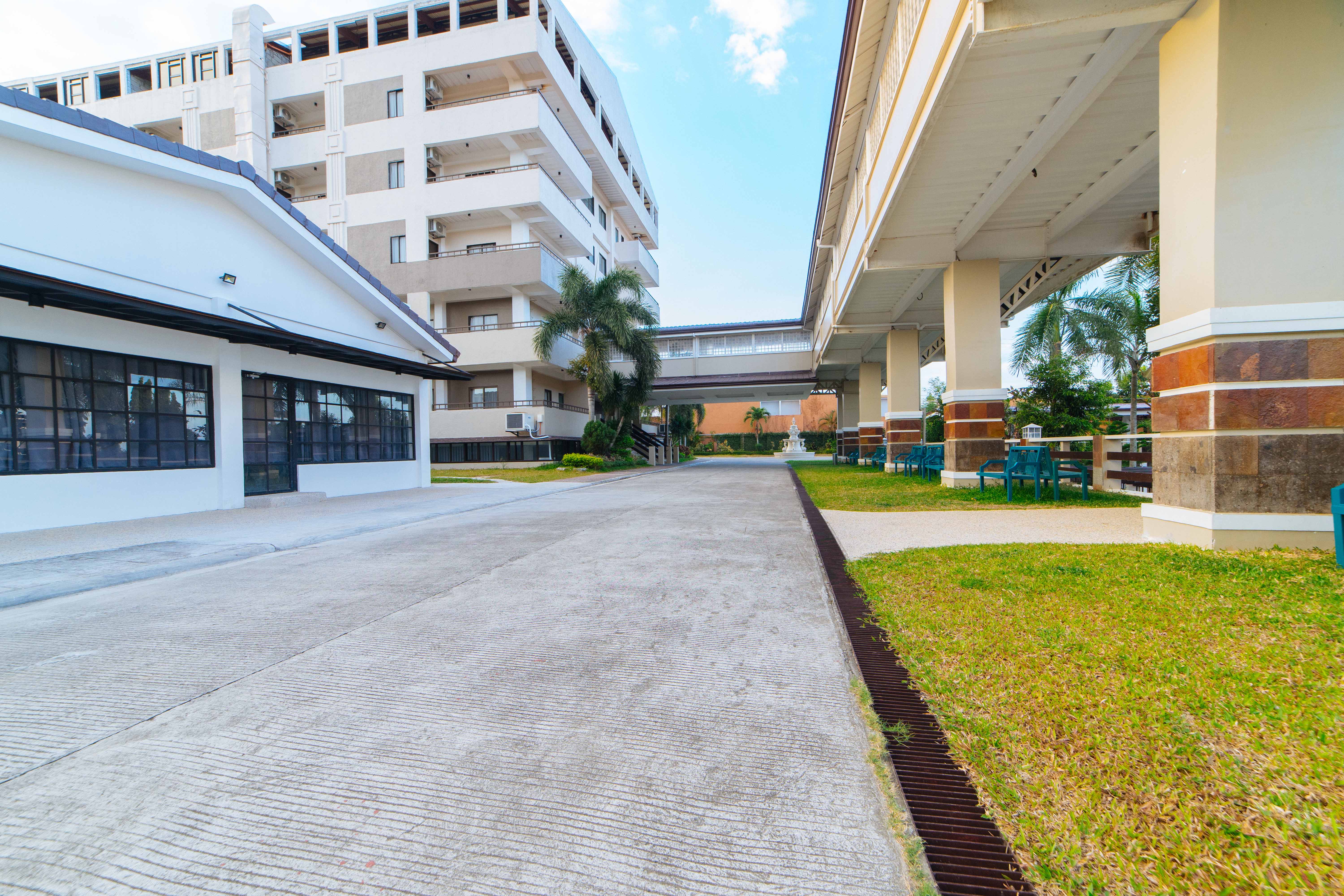 WhiteWoods Convention & Leisure Hotel by RedDoorz Premium