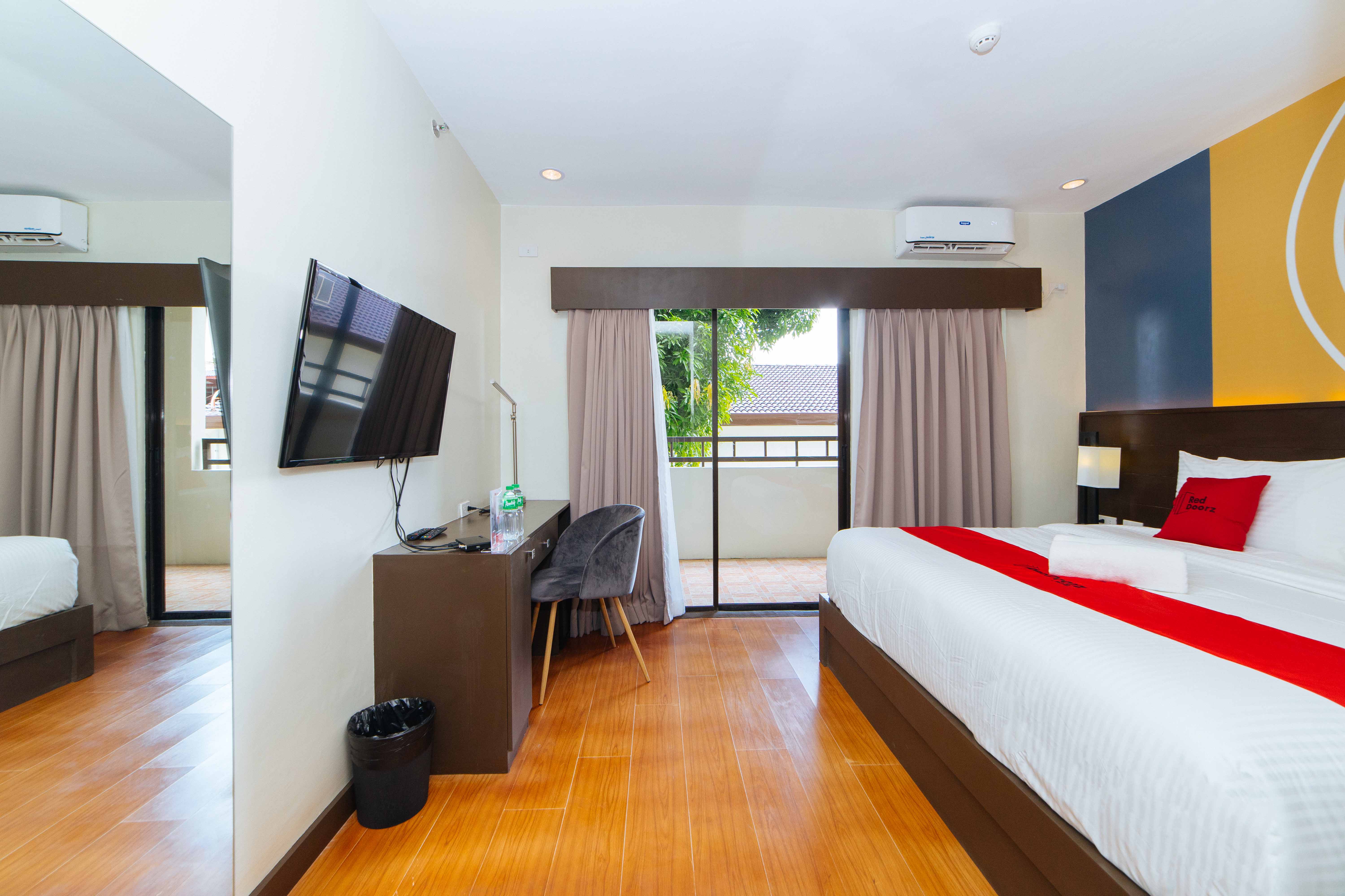 WhiteWoods Convention & Leisure Hotel by RedDoorz Premium