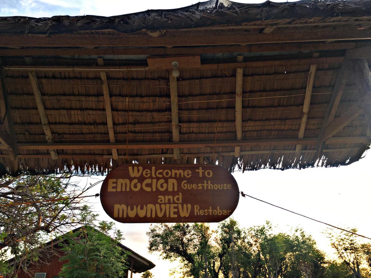 Emocion Guesthouse & Moonview Resto-bar