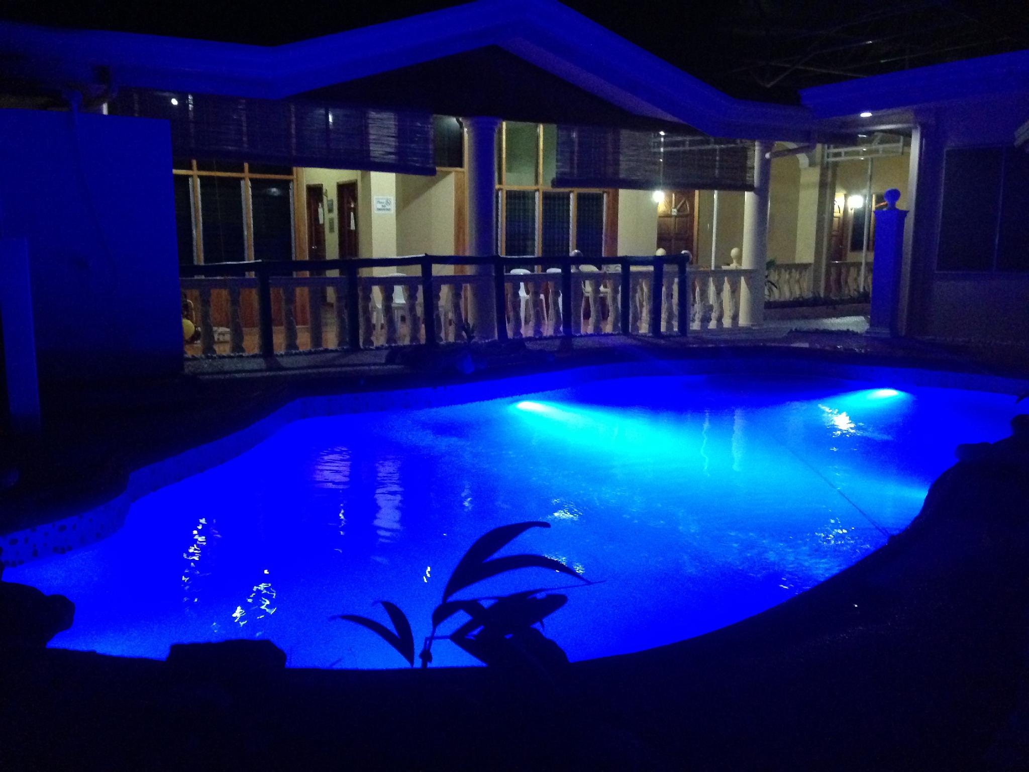 EM's Seaside Inn