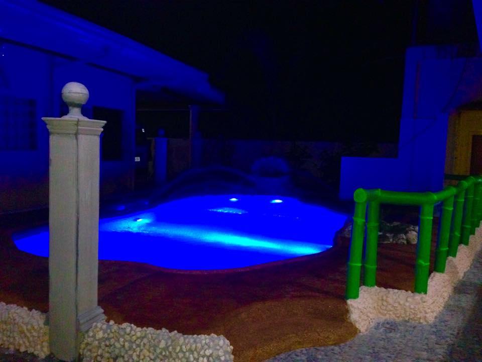 EM's Seaside Inn